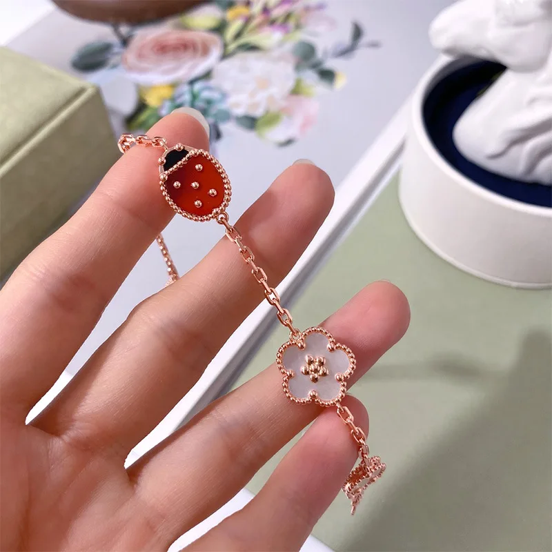 Luxury Color Enamel Ladybugs Bracelets for Women Leaf Flower Shell Charms Designer Brand Classic Jewelry Z022