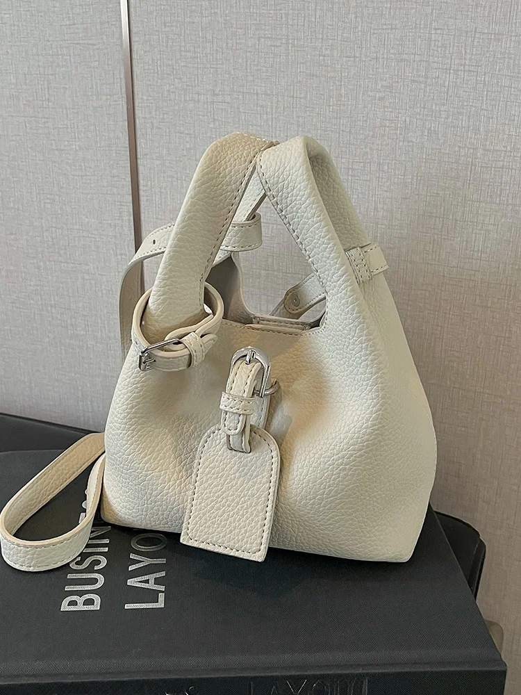 

Elegant Women's Bucket Handbag Casual Versatile Shoulder Bag Commuter Crossbody Water Bucket Bag Soft Handle Spring 2025