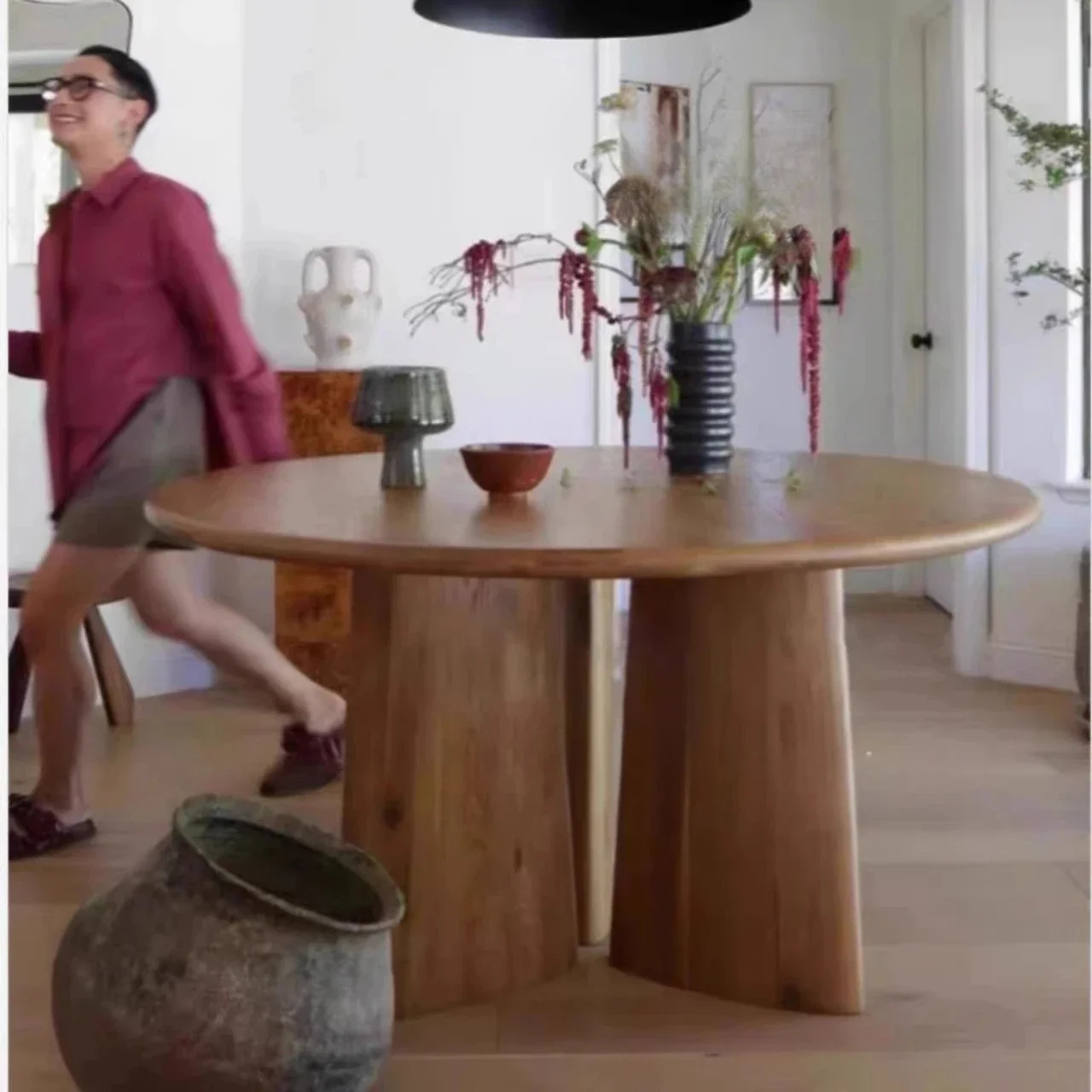 Medieval round pure solid wood dining table ash wood Nordic home modern simple eating table restaurant retro round table