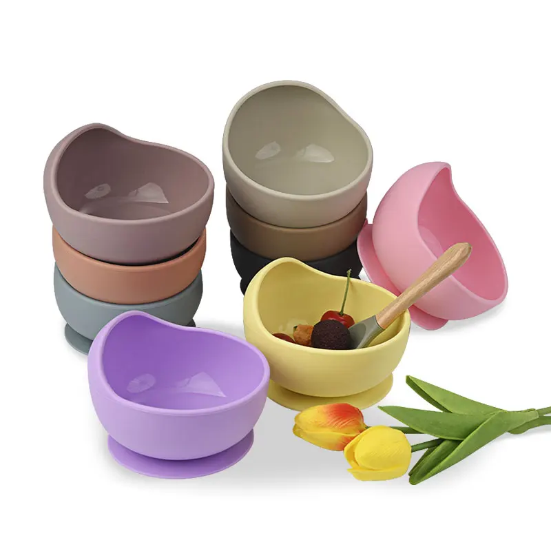 Non-slip silicone food bowl, suitable for infants and toddlers. Made of food-grade, soft, safe, BPA-free silicone.