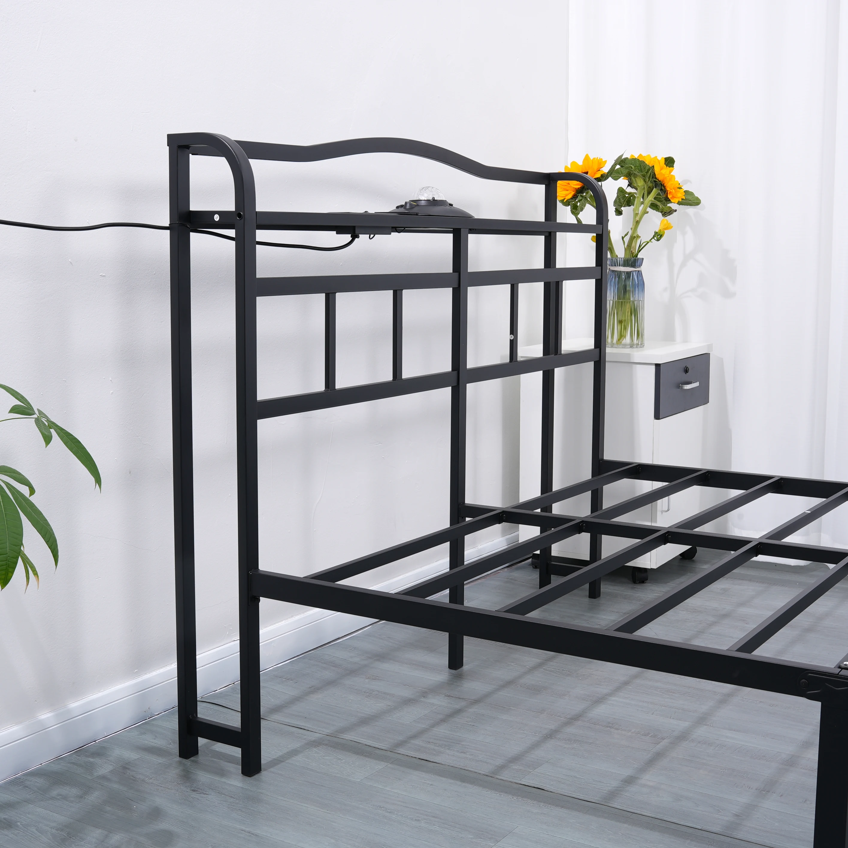 Rust-proof square tube steel thin eco-packaging wholesale luxury bed frames