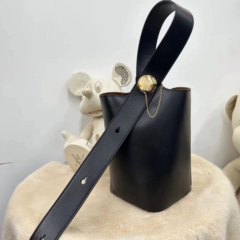 new-full-leather-buet-bag-soft-fine-calfskin-texture-with-inner-cosmetic-bag-faionable-casual-universal-small-size