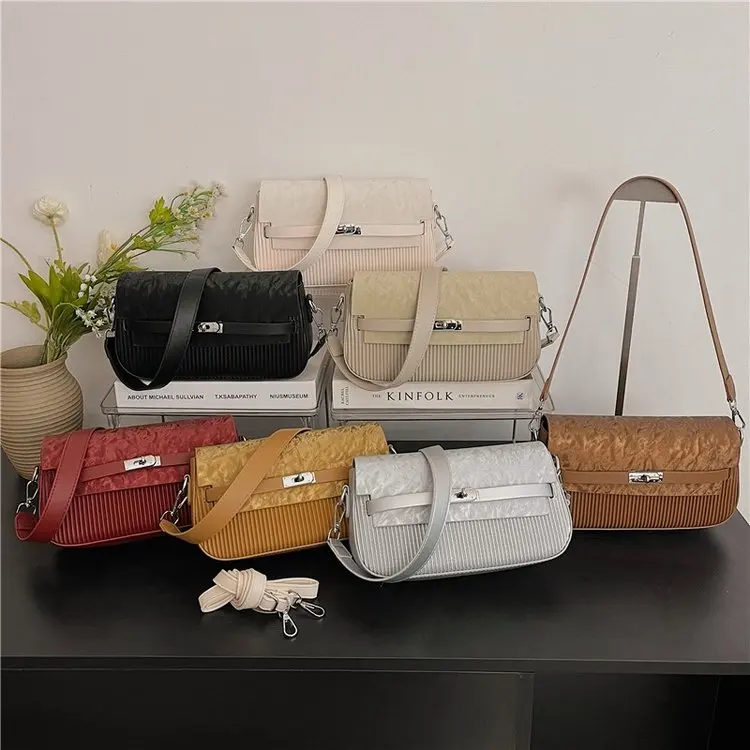 

Spacious Fashion Diaper Bag For Women Large Capacity Leather Tote Elegant Luxury Designer Commuter Minimalist Vintage Shoulder