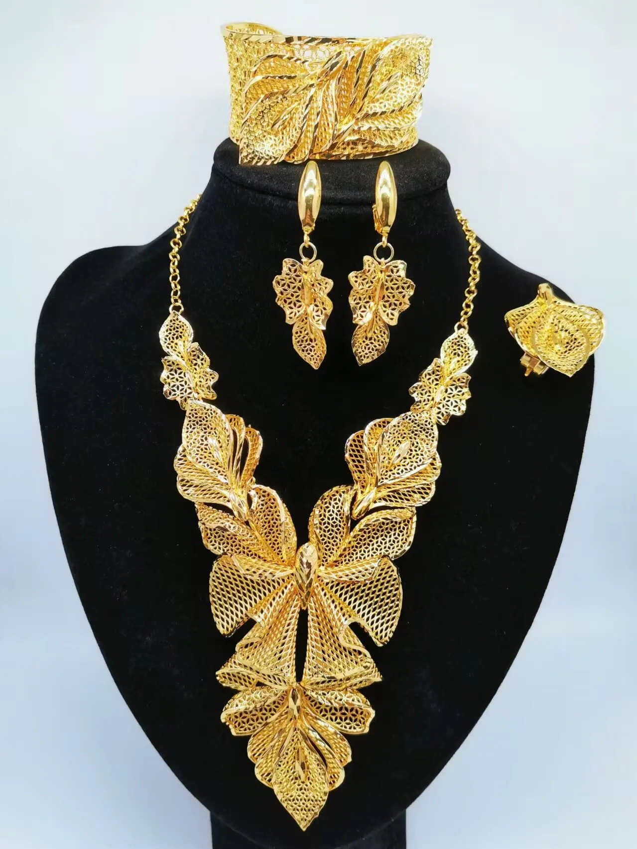 

New Fashion Design Big Jewelry Set African Nigeria Gold Color Necklace Bracelet Earring Ring For Women Wedding Gift 2025 New