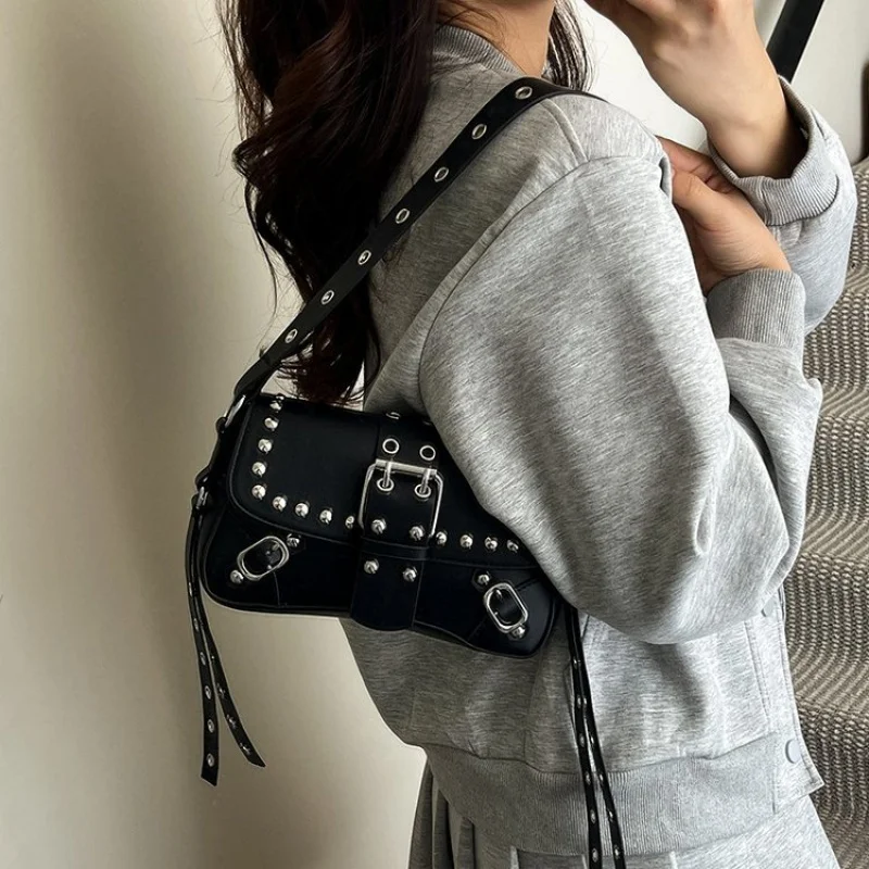 

Retro Brass Hardware Crossbody Bag PU Leather Women Handbag Stylish Small Bag With Zipper