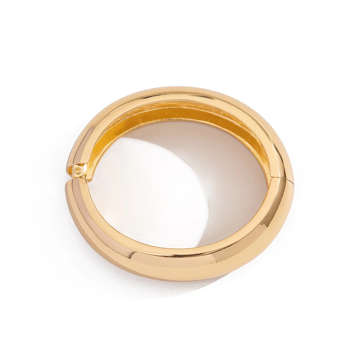 Design Smooth Round Cuff Gold Silver Tone Polished Surface Simple Lightweight Wrist Accessory for Women