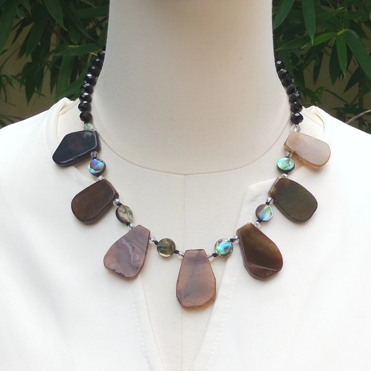 Lii Ji Real Stone Brown Color Agate Abalone shell Crystal Necklace 48cm Stock Sale Women Jewelry Gift