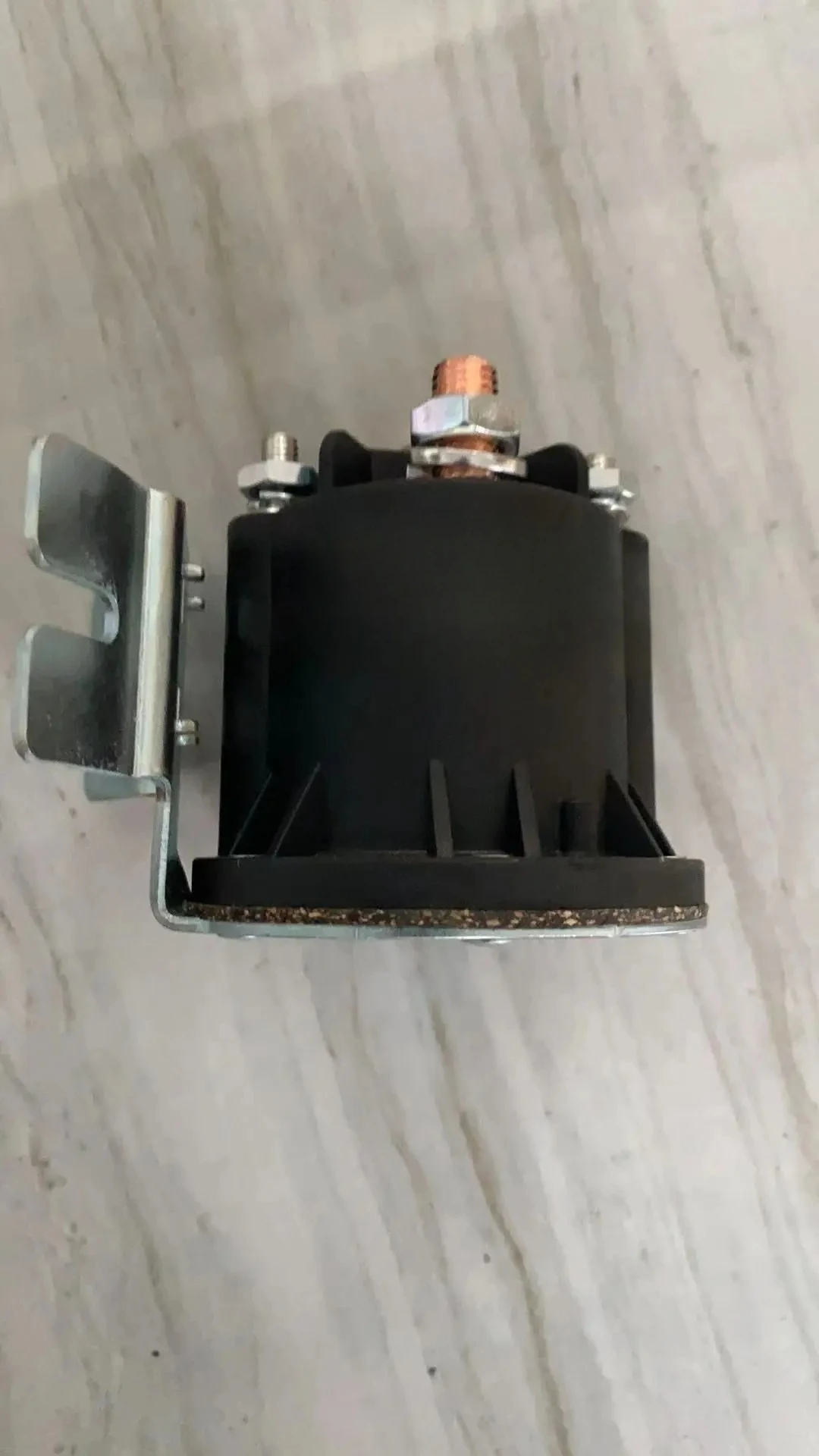 

Контактор реле для погрузчика 684-2461-212-17 ROHS 24V/INT 684-1261-212-17 ROHS 12V/INT