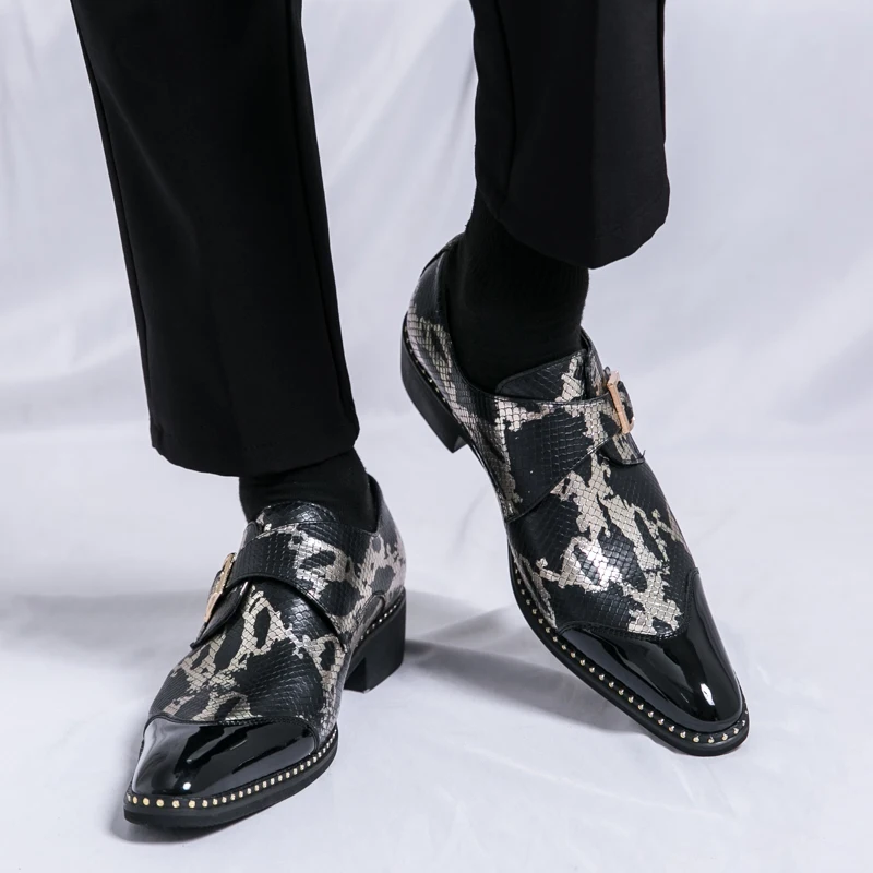 

European and American new pointed snake pattern buckle pointed color blocking trendy and niche youth stage shoes