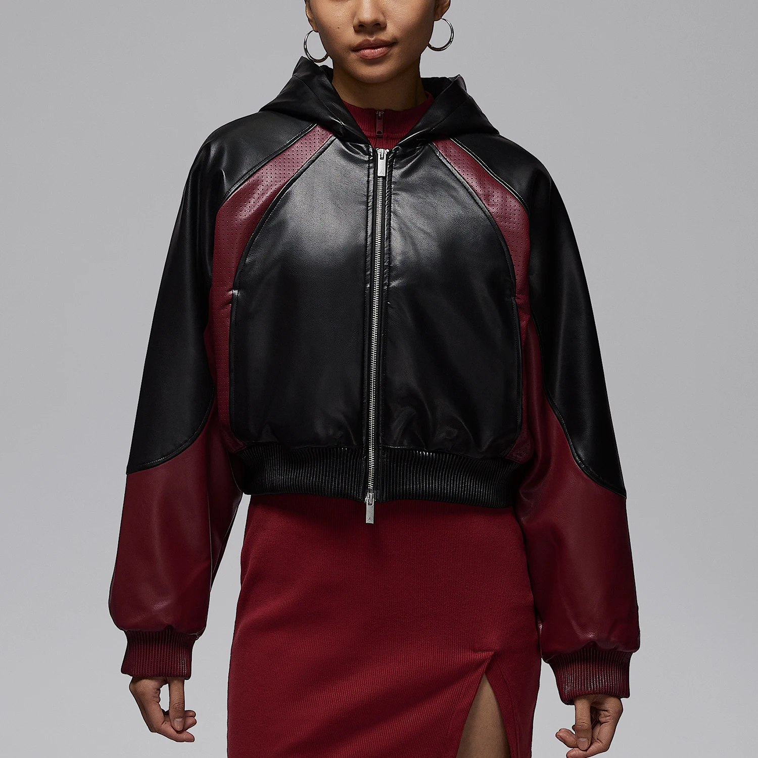 

Оригинальная женская спортивная куртка Nike JORDAN с капюшоном и вышивкой в стиле пэчворк IF0948-011