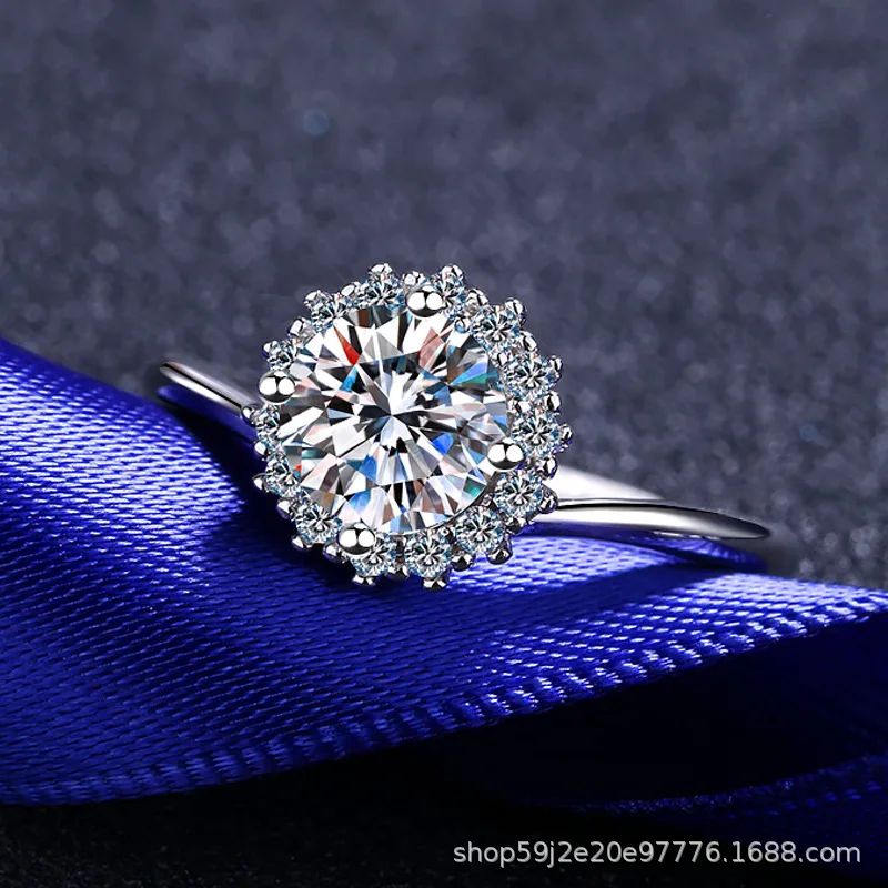 

1.0ct Moissanite S925 Silver Rings for Women Plated Platinum Sunflower Four Claws Wedding Diamond Band Fashion Jewelry Wholesale