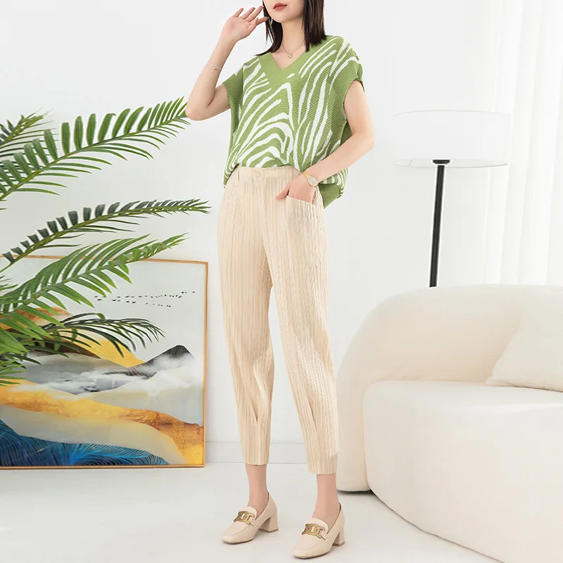 Imagem -03 - Primavera Verão Nova Casual All-matching Skinny Pants Comutar Moda para Mulheres Cintura Elástica Solta Miyake Plissado Calças Cortadas 2023