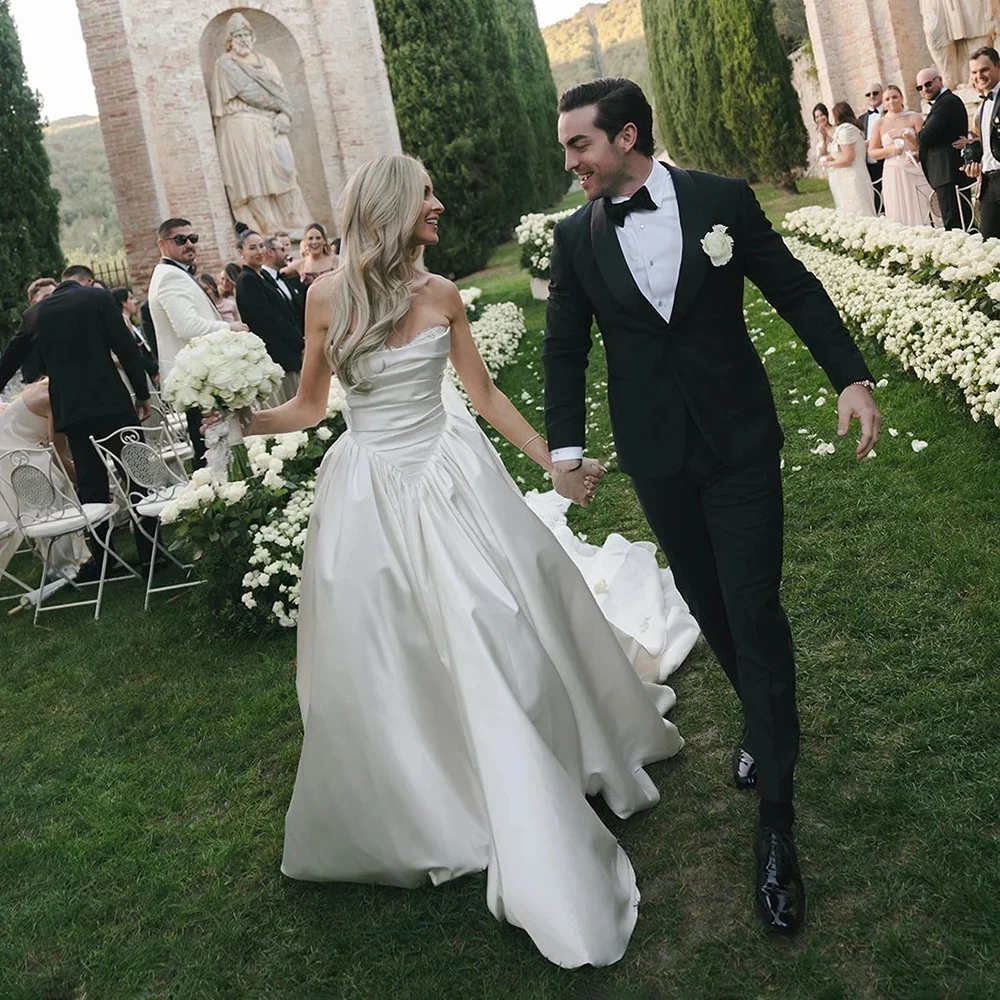 Strapless Puffy Basque V Waist Bridal Ball Gowns Sweetheart Lace Ruched Bodice Strapless Ivory Satin Plus Size Wedding Dress