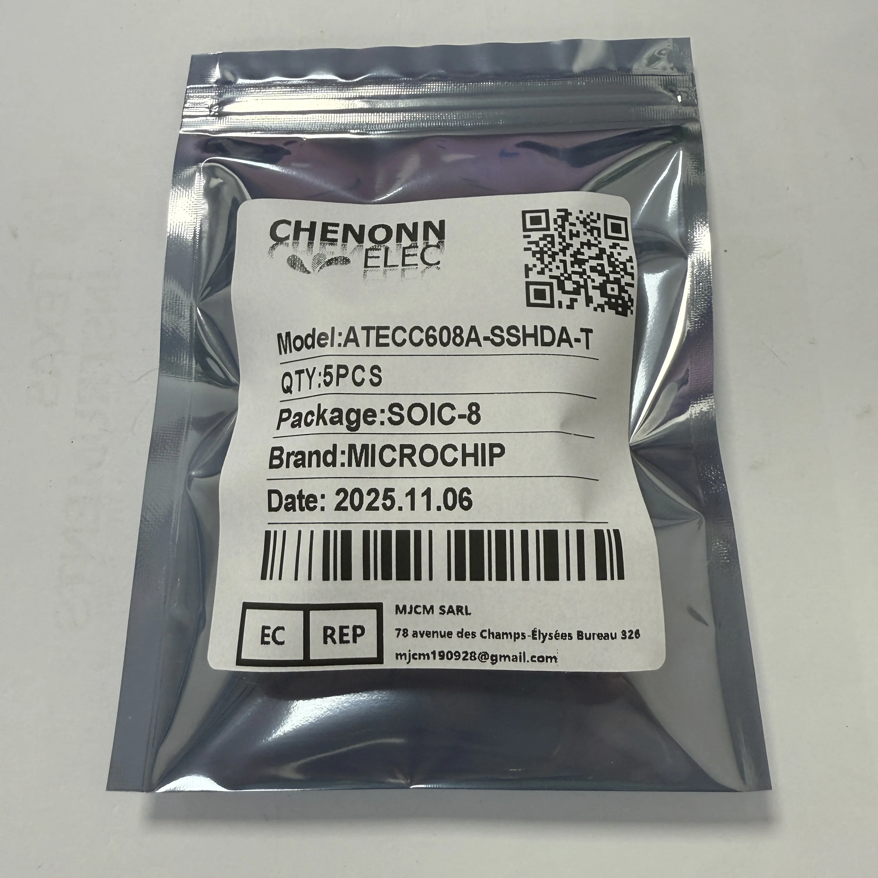 5PCS/LOT ATECC608A-SSHDA-T (Communication Interface Chip)