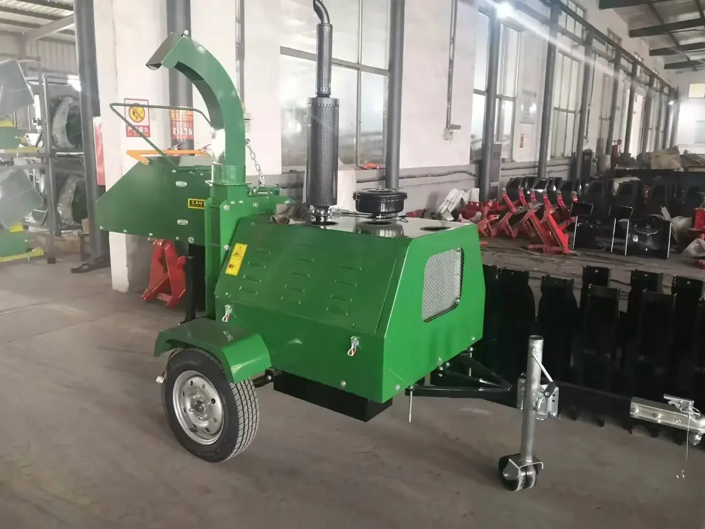 Factory low price double hydraulic feeding 40/50hp wood chipper shredder machine crusher for sale