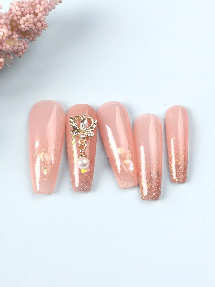 หมุดโลหะ6ชิ้นอุปกรณ์เล็บเล็บสีทองรูปทรงหรูหราอุปกรณ์การตกแต่งศิลปะเล็บพลอยเทียม