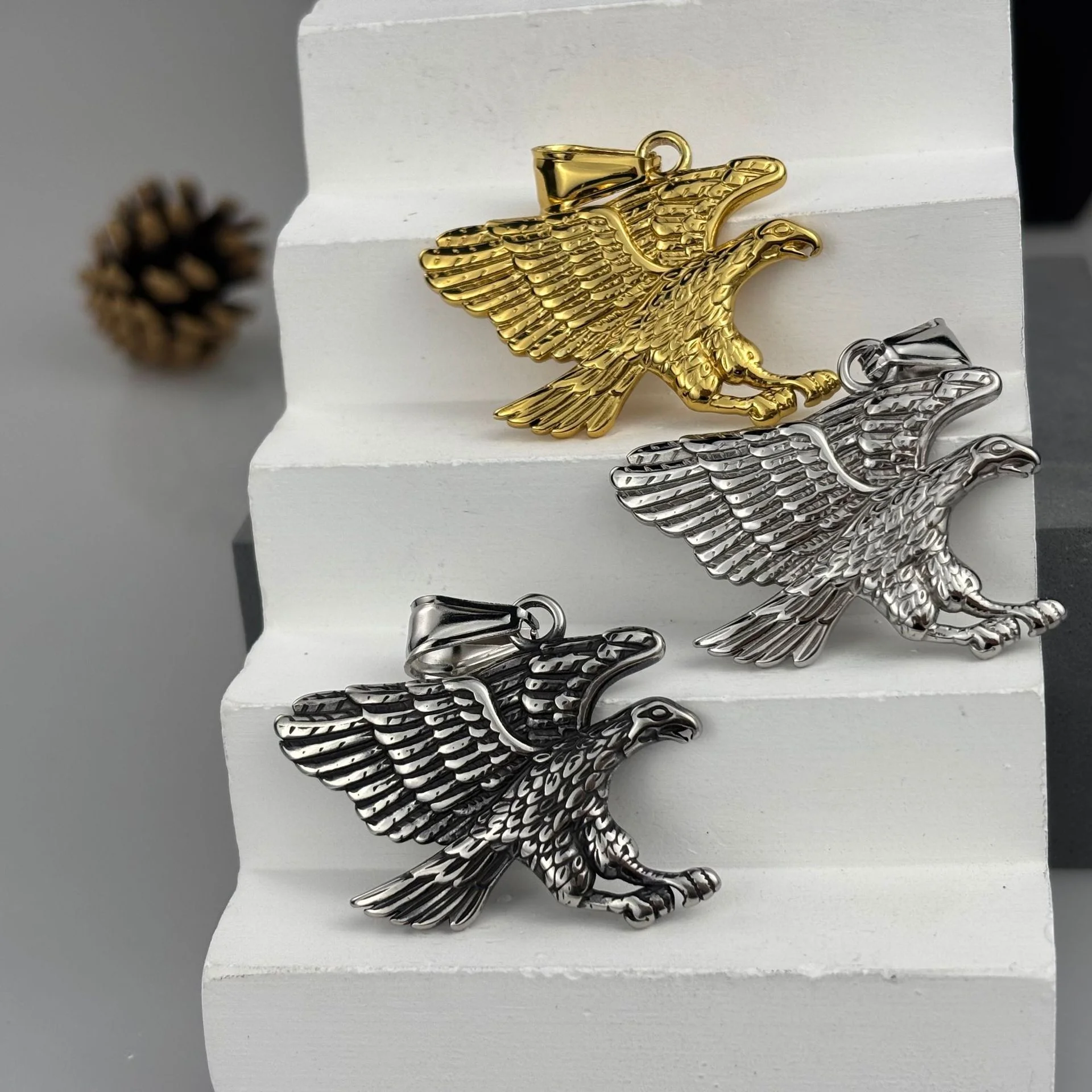 `Men Flying Eagle Pendant Necklace 316L Stainless Steel Gold Plated Spread Wings Vintage Animal Totem Hip Hop Fashion Jewelry fo
