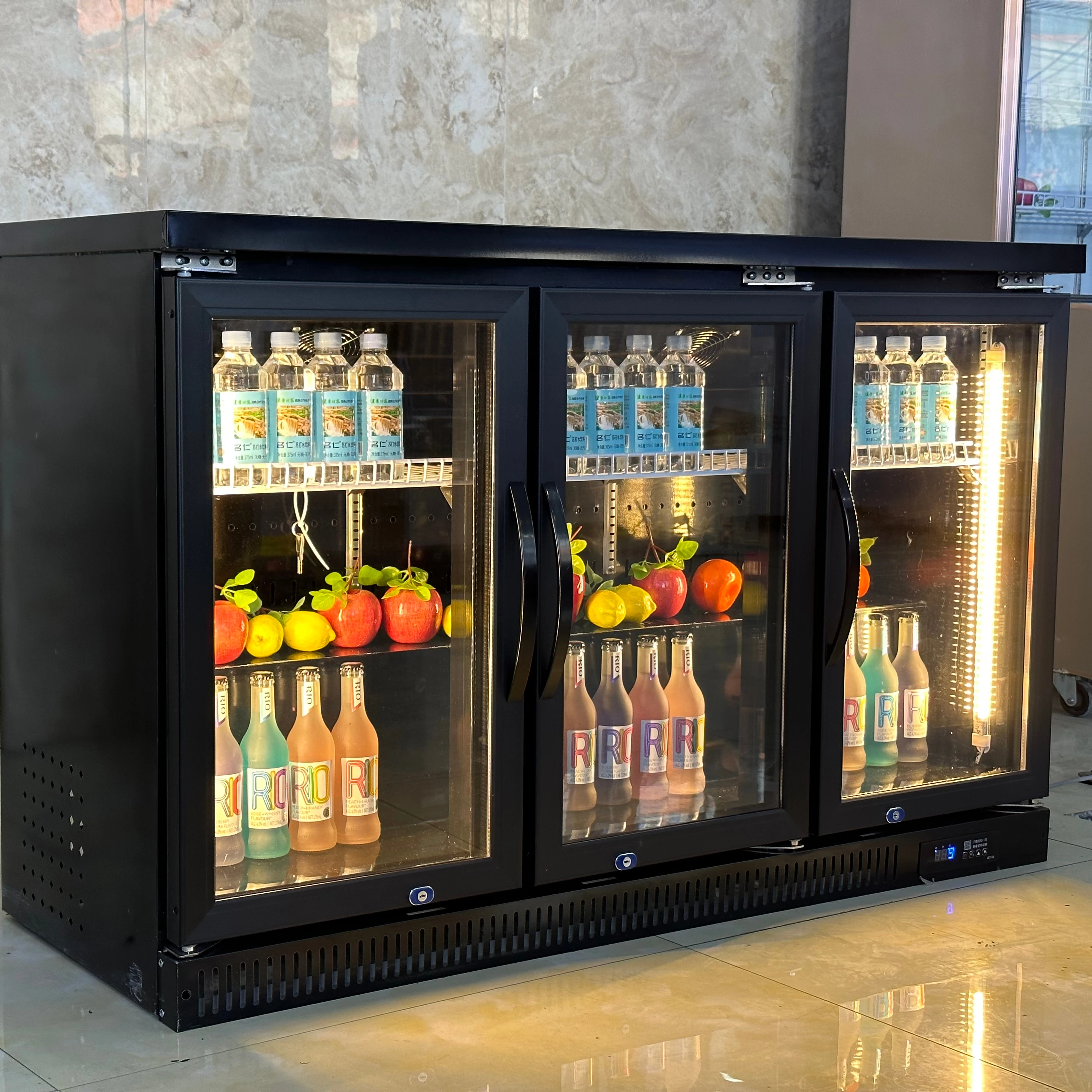 Congelador de mesa con puerta de vidrio triple para productos de hoteles que congela bebidas y alimentos