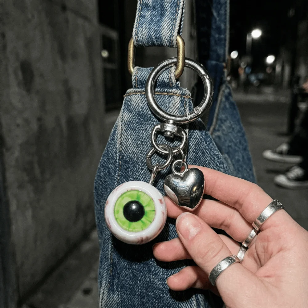 Fashion Funny Demon Eyeball Keychain Resin Gothic Style Bag Pendant Luminous Halloween Theme Car Key Holder Gothic Fashion