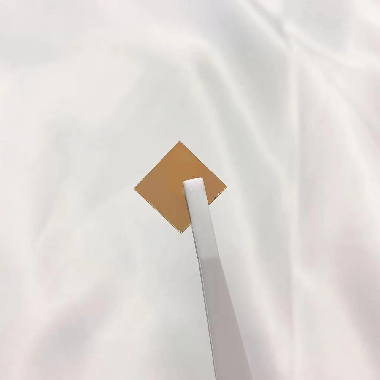 Size 12x12x1mm Pass From 575nm To 610nm Center 590nm Narrow Band Filter Glass NP590