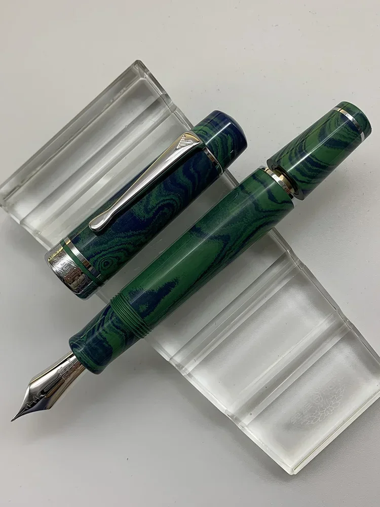 Wingsung/Junlai 632 Clip Plateado 18k 8 # Pluma estilográfica con punta de oro, marca Cumberland alemana, con pistón de caucho natural rígido y punta larga tipo cuchillo.