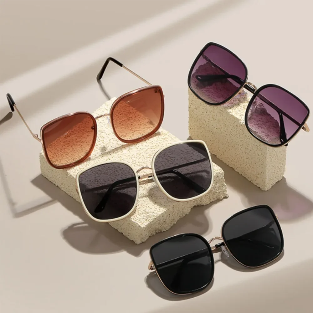 

Square Oversized Sunglasses Vintage Beach Travel UV400 Lens Streetwear Shades Metal Frame Sun Glasses for Women
