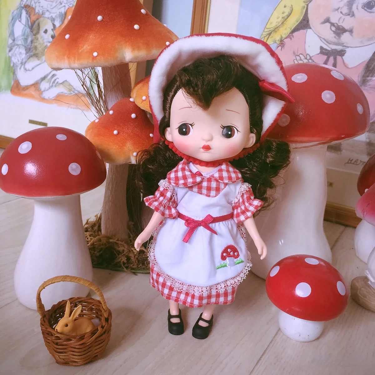 

HOLALA Red Mushroom Baby BJD Doll with Little Bunny Girl Figure Toy Customized Doll Fairy Town Exclusive Vintage Countryside