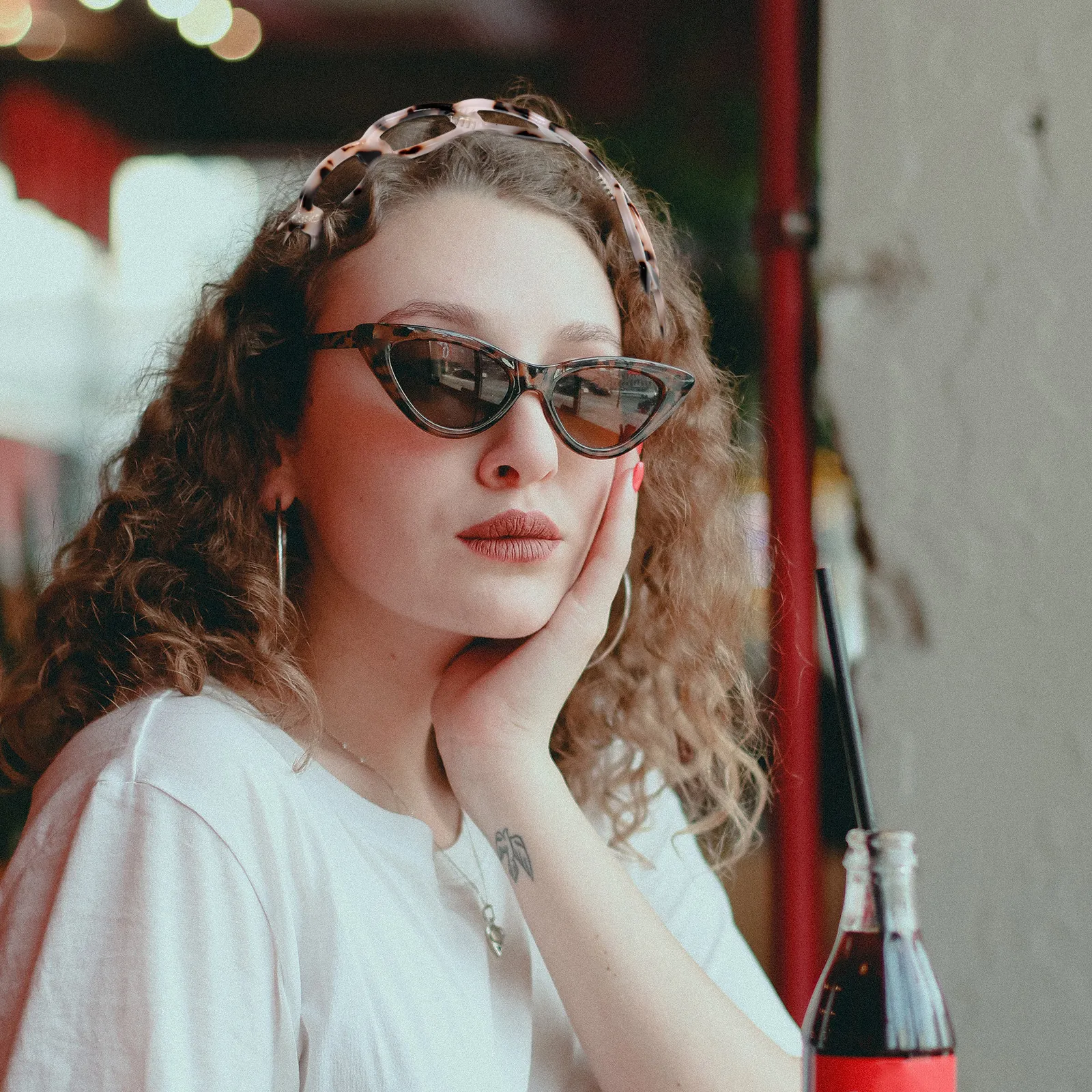 

2 шт. модных ободков для волос с узором под черепаховый панцирь, легкие, простые, с зубчиками, отличные аксессуары для волос для женщин, идеально подходят для фотосессий и для подруг