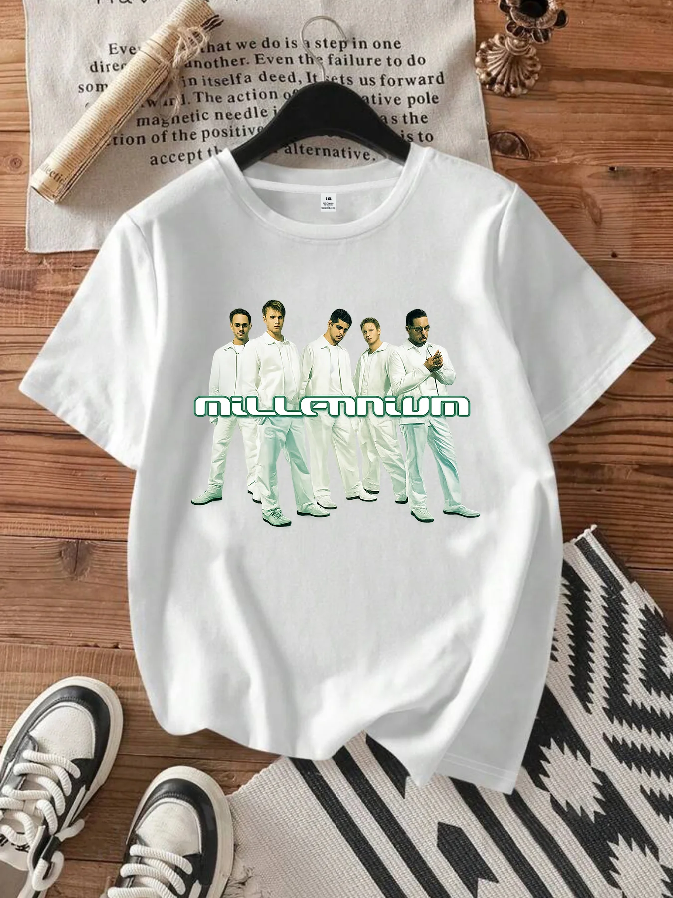 

【WDS00122】Женская футболка больших размеров с круглым вырезом, короткими рукавами, эластичными полурукавами и модными принтами.