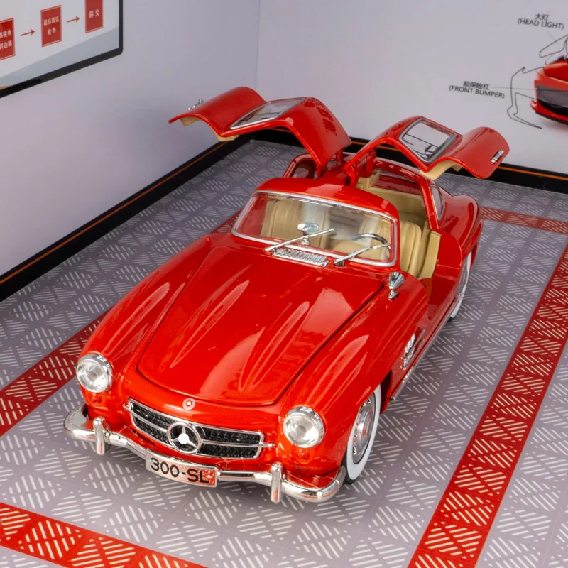 

Модель автомобиля Mercedes Benz 300SL в масштабе 1:24, суперкар с дверями типа «крыло чайки», с имитацией звуковых и световых эффектов, двери открываются.