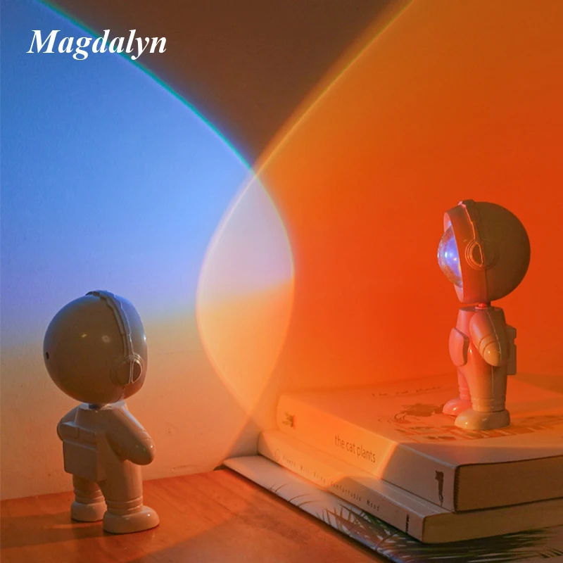 

Magdalyn Mini Robot Astronaut Atmosphere Projection Led Rechargeable Room Deco Table Light Night Sunset Rainbow Dawn RGB Lamps