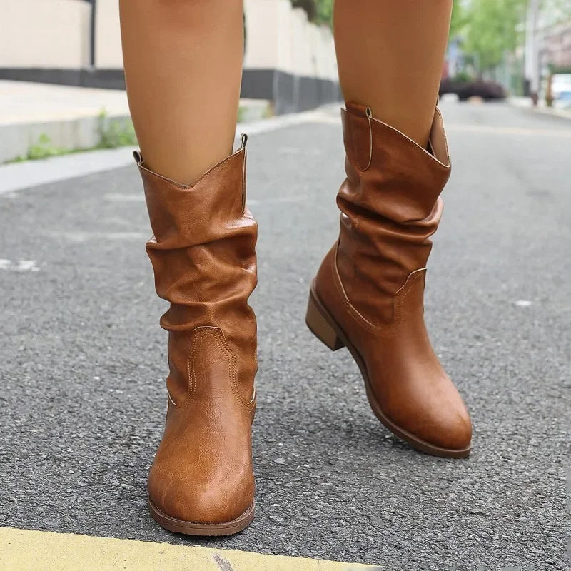 Botas de salto robusto tubo médio para mulheres, sapatos de manga de alta qualidade, dedo do pé redondo, sólido, moda, inverno, à venda, 2024