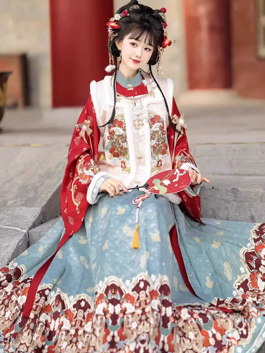 

Новогодний костюм в стиле древнего зимнего династии Мин: женское платье ханьфу в китайском стиле, юбка «лошадиная мордочка» (бицзя мамианцюнь)