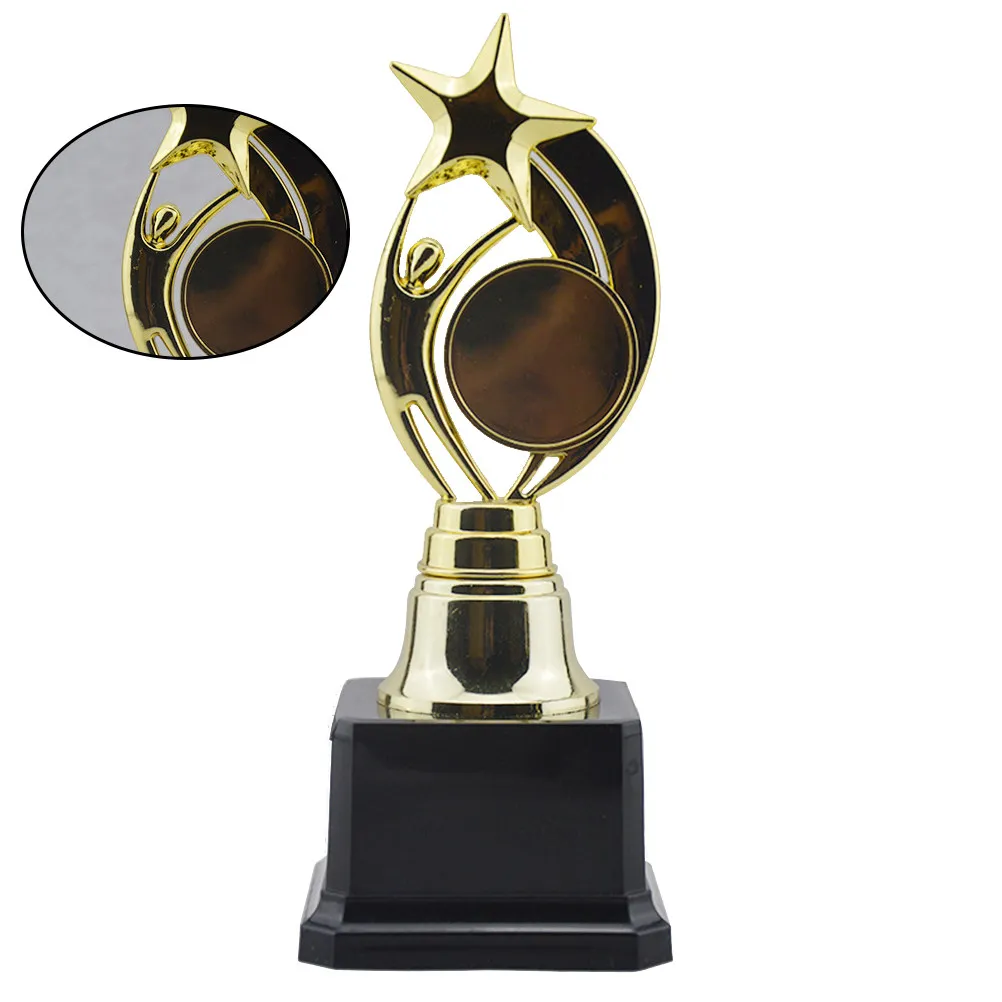 

Пластиковый кубок-трофей «Золотая звезда»: прочный, элегантный, для спортивных соревнований. Наградной кубок-трофей.