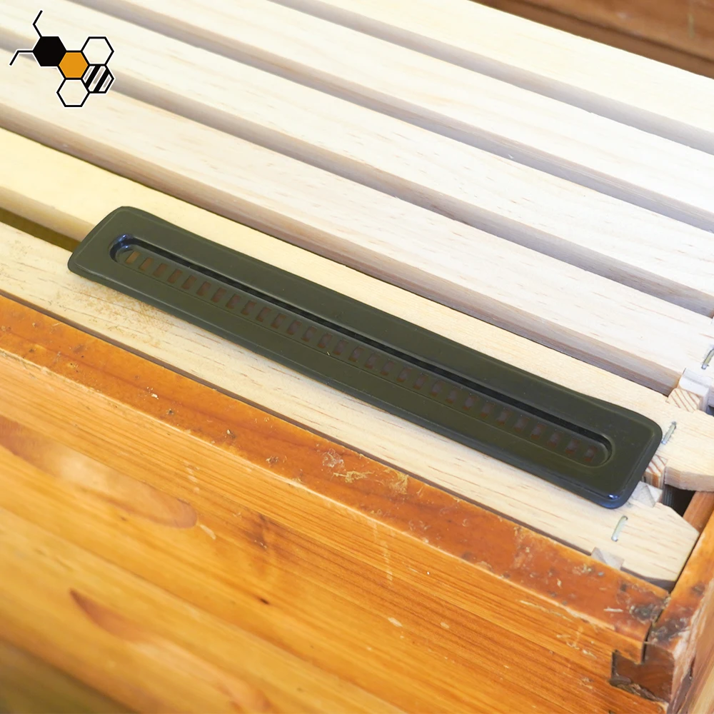 

Small Hive Beetle Trap Plastic Beetle Traps for Bee Hives Beekeeping Tools