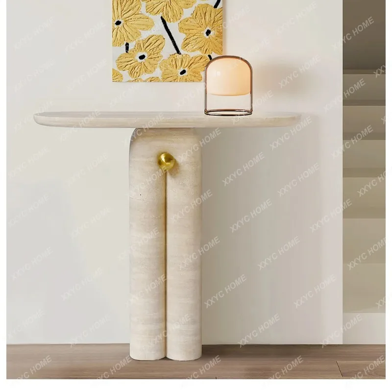 HHTravertine Entrance Table Is Opposite The Door, And The Home Is Against The Wall.  Light Luxury House Xuantai