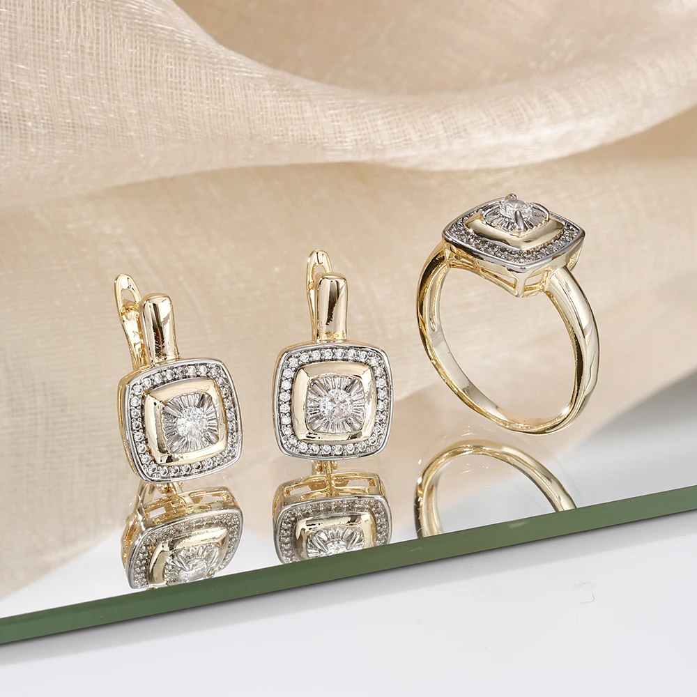 Doppellagiges, quadratisches Kissen-Set mit Zirkonia-Ohrringen und einem passenden Ring, ein luxuriöses Schmuckset für Verlobung, mit Diamanten. – Detail 6