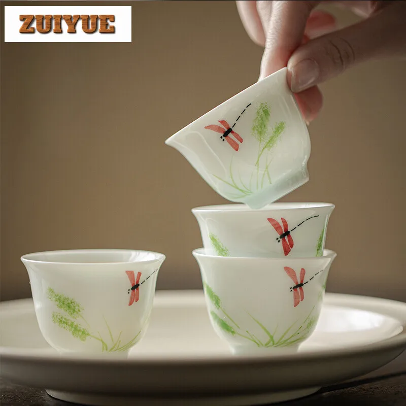 Taza de té de libélula pintada a mano, porcelana blanca hecha a mano, taza maestra única, taza de té de Color bajo esmalte, té de Kung Fu, 50ml, 2 piezas por juego