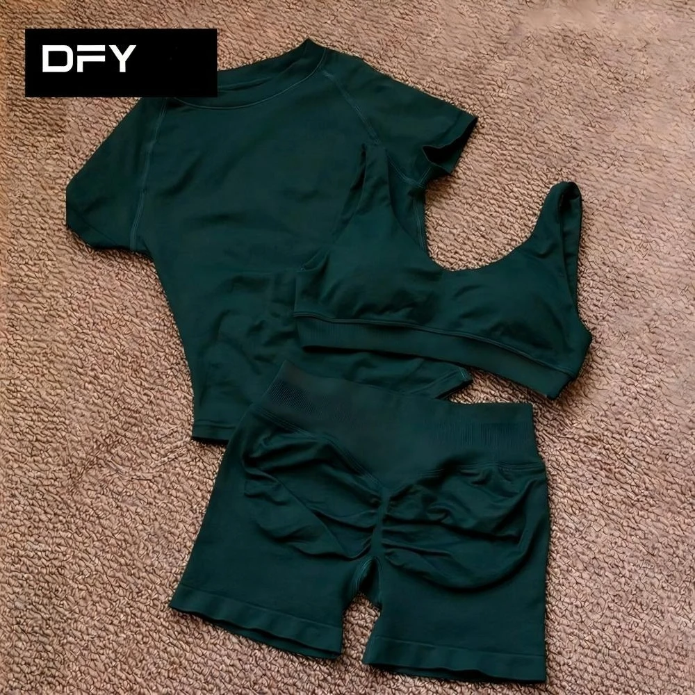 Origineel label: Driedelige yogakleding voor dames, inclusief heupliftende shorts, sportbeha en top, geschikt voor fitness, hardlopen en training.