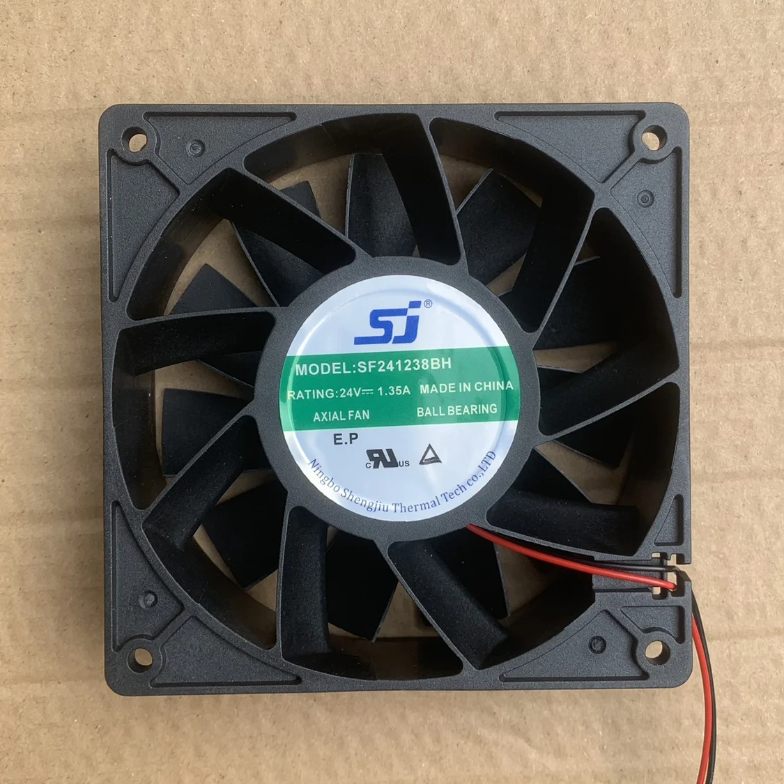 SJ SF241238BH DC 24 В 1,35 А 120x120x38 мм 2-проводной охлаждающий вентилятор