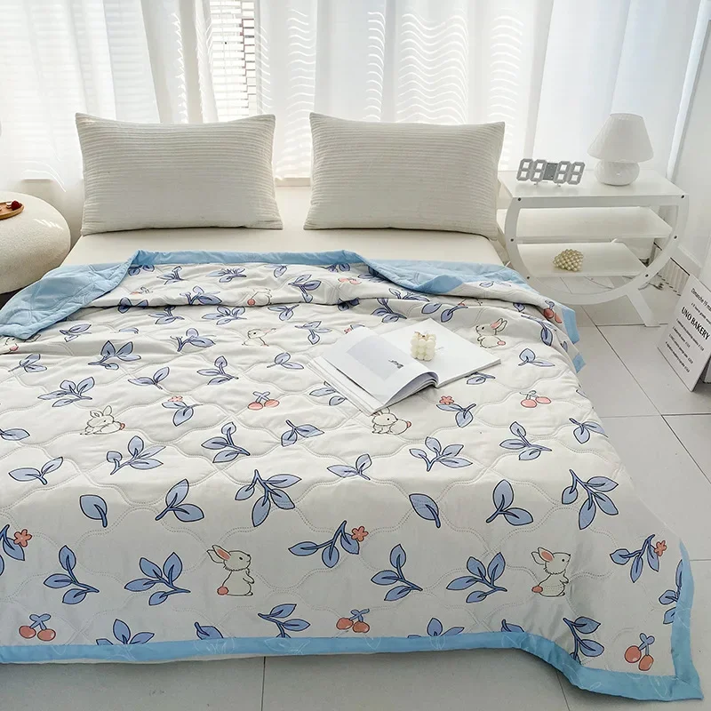 Ultra-Soft Breathable Summer Quilt Soundwave Technology Embossed Lightweight Cooling Air Conditioner Quilt for Bedroom and Dorm