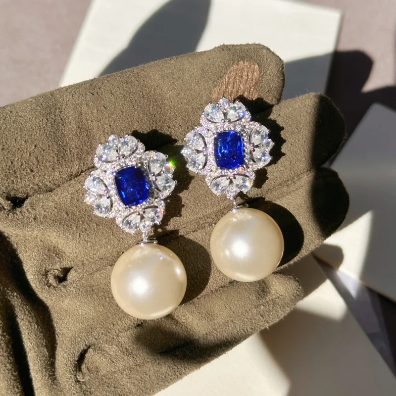 

Natural Shell Pearl Fluorescent Color-Changing Blue Spinel Full Diamond Versatile for Women High-End Elegant Earrings J