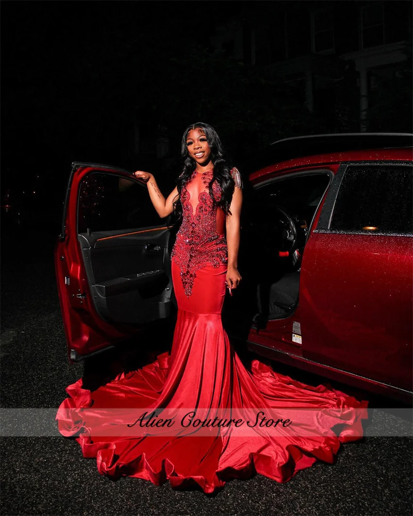 Luxury Red Prom Dress For Black Girls Crystal Beads Gems Tassels Tassels Party Dress Wedding Reception Gowns Customized