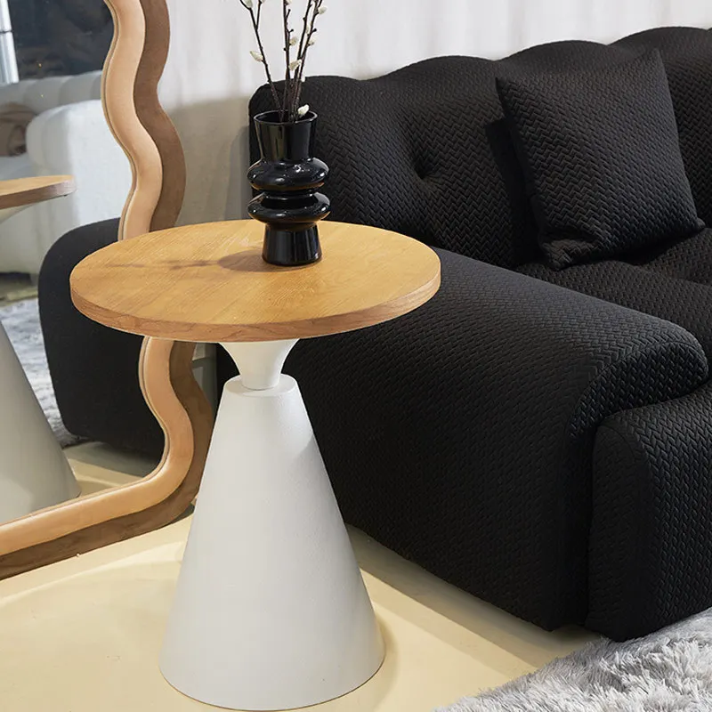 Thin waist frosted edge A few small round tables in the living room to meet guests and negotiate simple balconies and leisure co