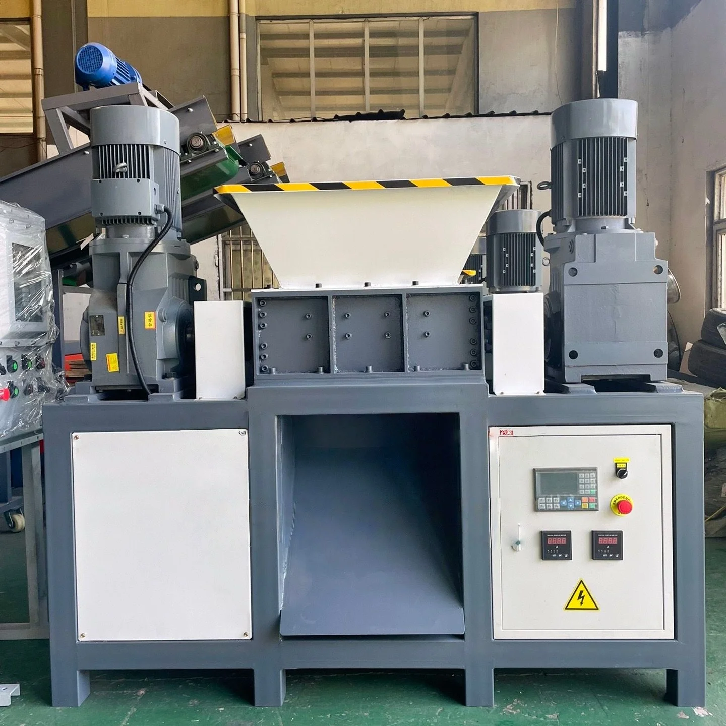Industrial Heavy Duty Single Double Shaft Shredder For Plastic Rubber Wood Metal Tires Household Solid Waste Recycling Machine