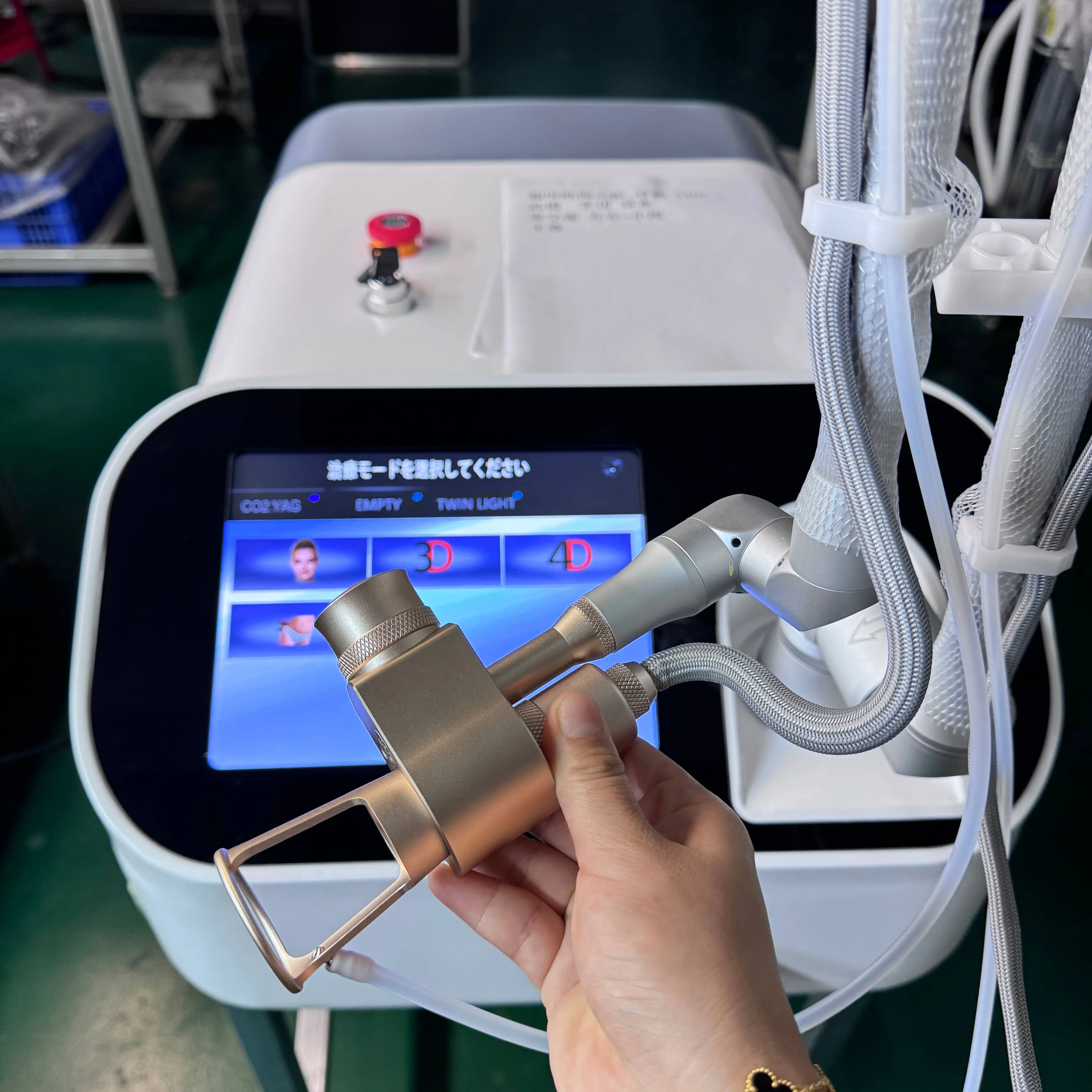 

Фракционная машина Co2 для удаления морщин и шрамов от прыщей, машина для удаления пигментов влагалища, машина для восстановления кожи