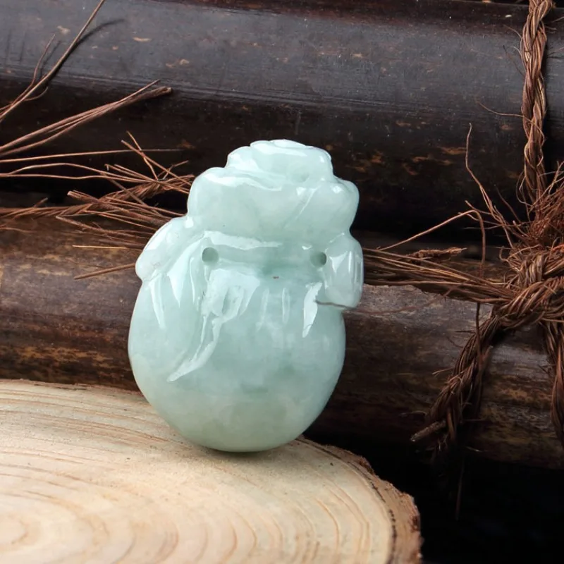 Jade Lucky Bag Bean Green Glutinous Seed Pendant, Same for Men and Women