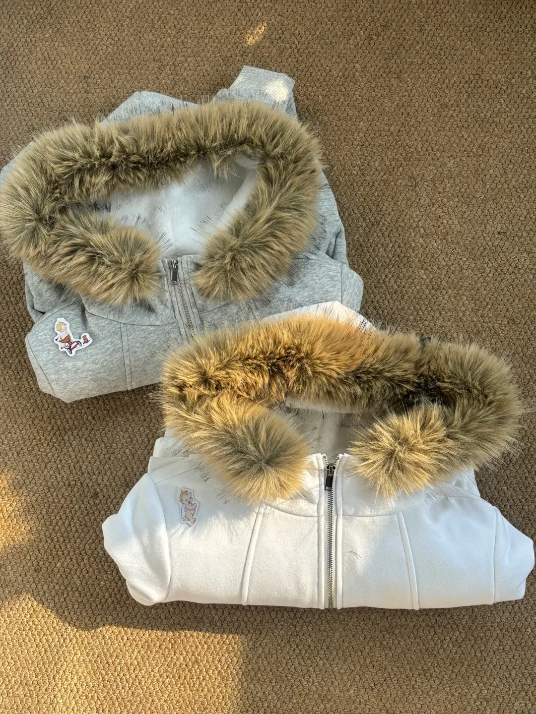 Abrigo con capucha de felpa con forro polar para mujer, Tops cortos con cuello de piel cálido de algodón y bolsillo ajustado, cárdigan elegante de estilo pijo dulce, sudaderas