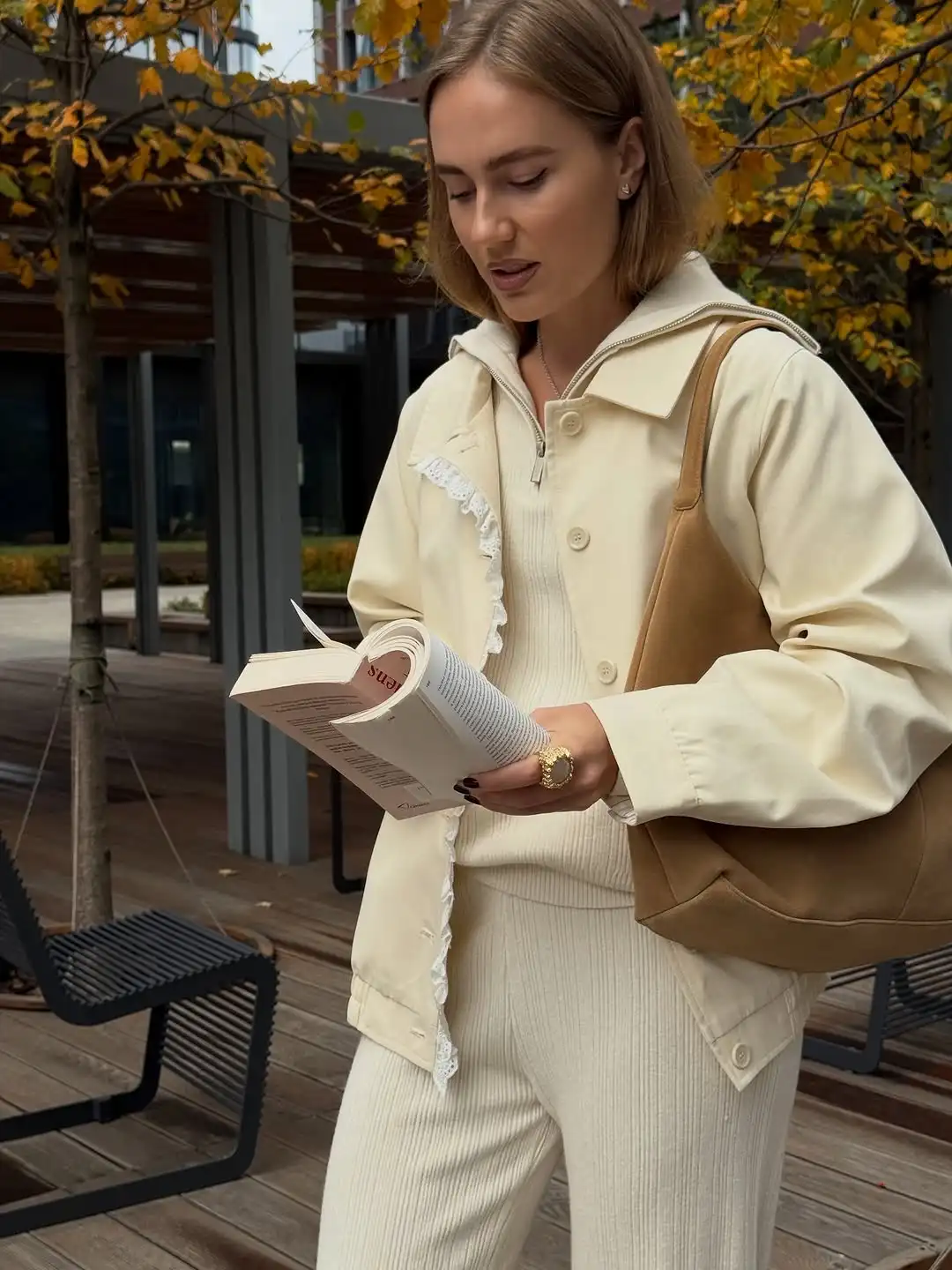 

Women White Lace Trim Lapel Jacket Chic Full Sleeve Single Breasted Loose Short Jackets 2025 Lady High Street Casual Outwear