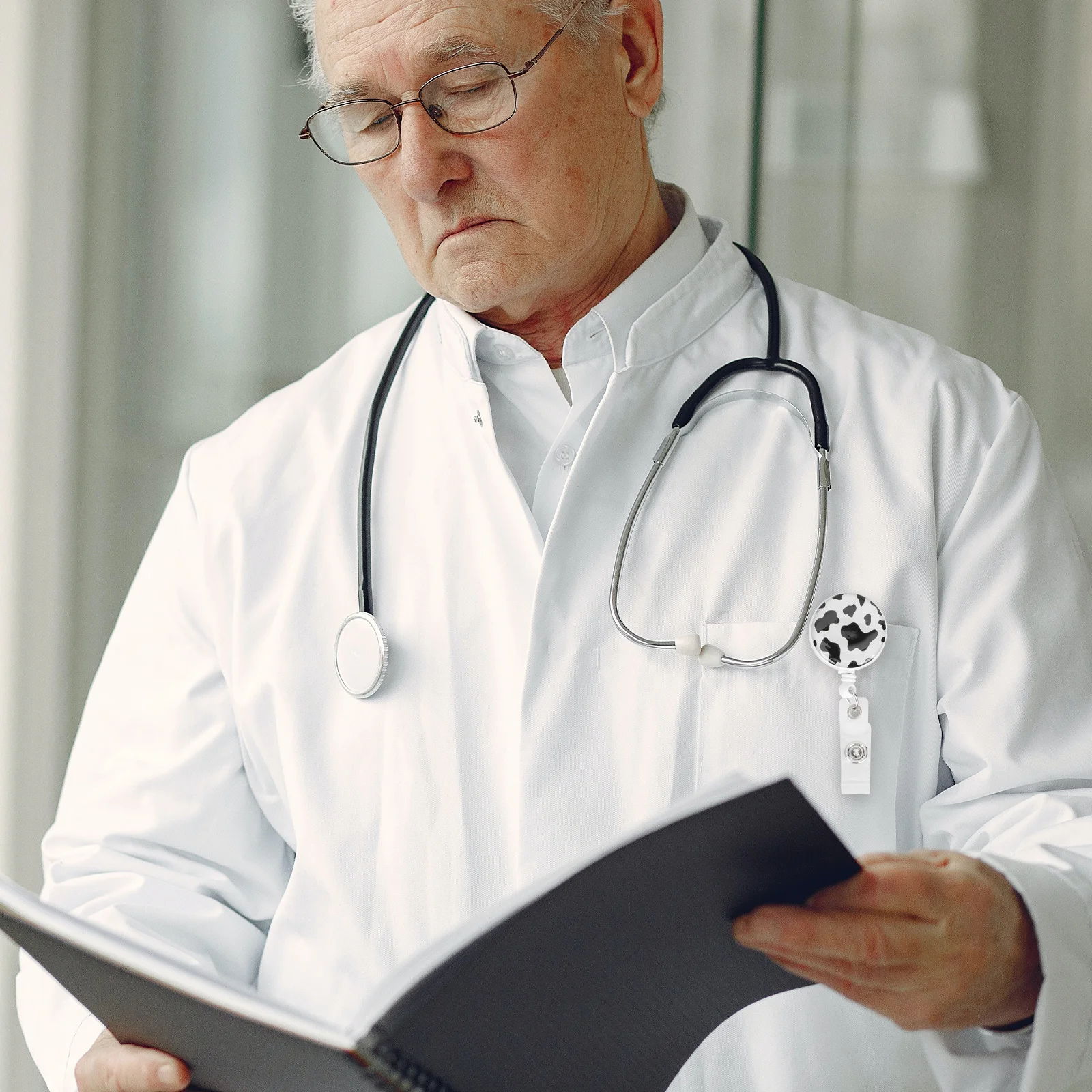 

3Pcs Easy Pull Badge Reels Retractable Portable Badge Holders for Business Cards Credit Cards Lightweight Clips